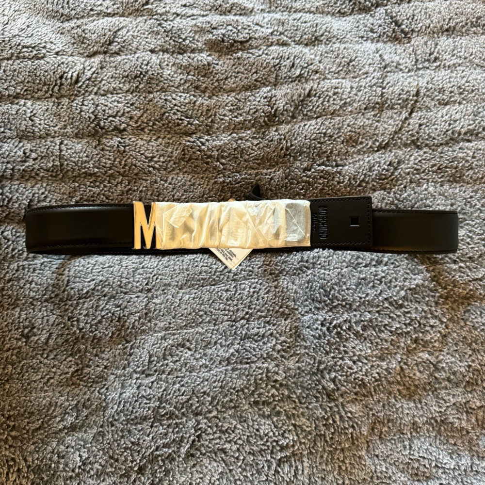 Moschino Black Belt Size 44 Gold Buck